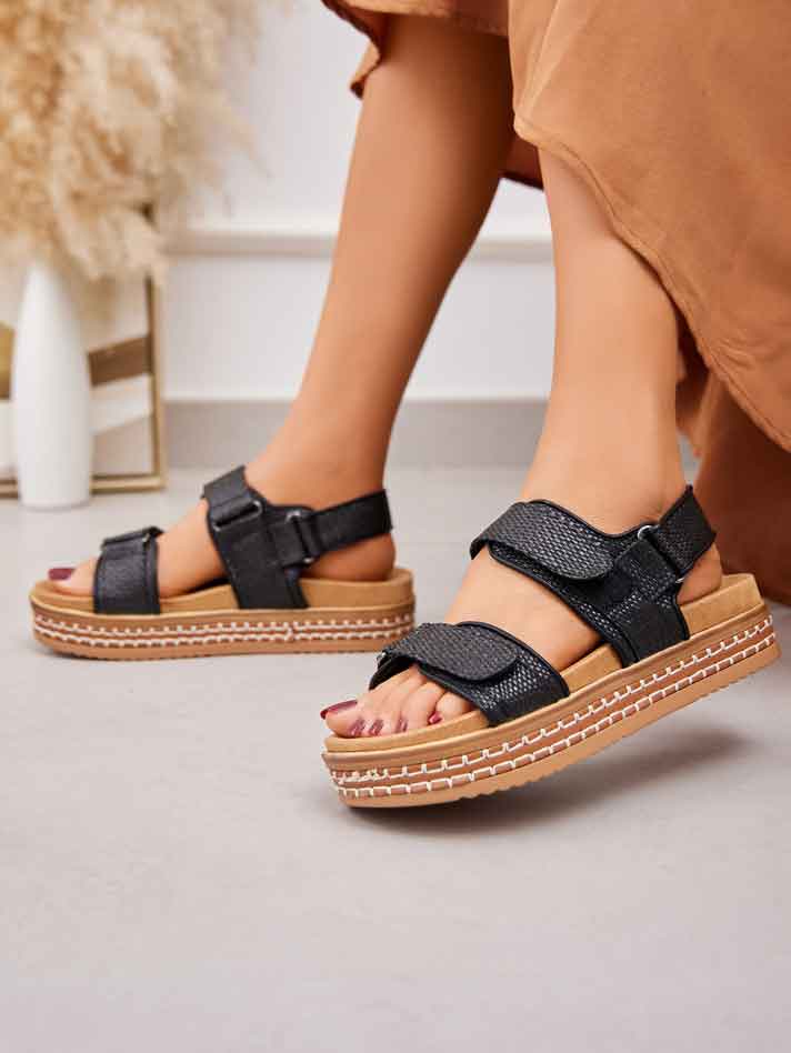 Andera - Sandaler med en bred sål og remme med fin tekstur